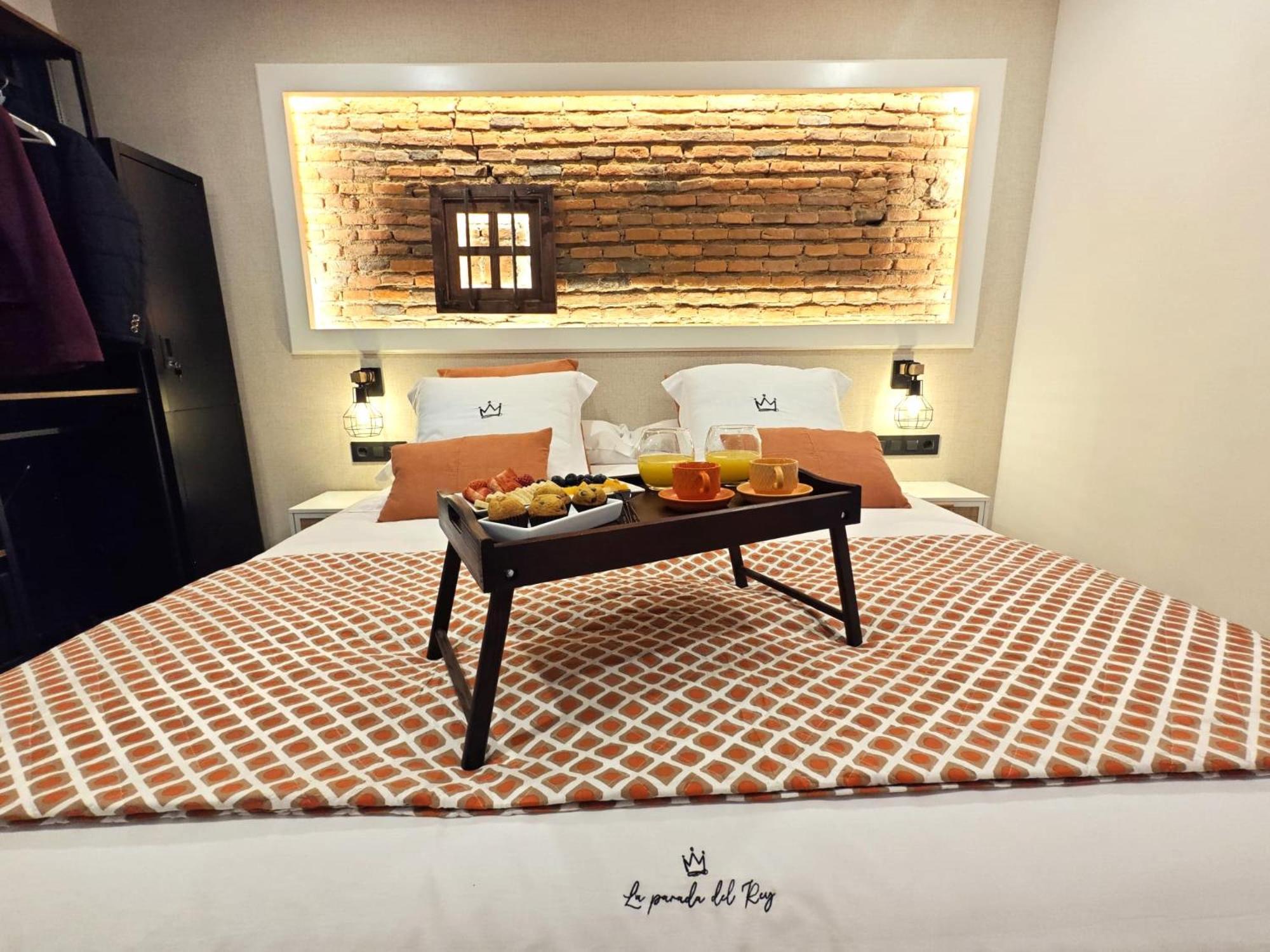 La Parada Del Rey - Luxury Suites Plasencia Exterior photo